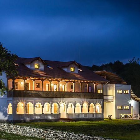 Hanul Vatra Хорезу Экстерьер фото
