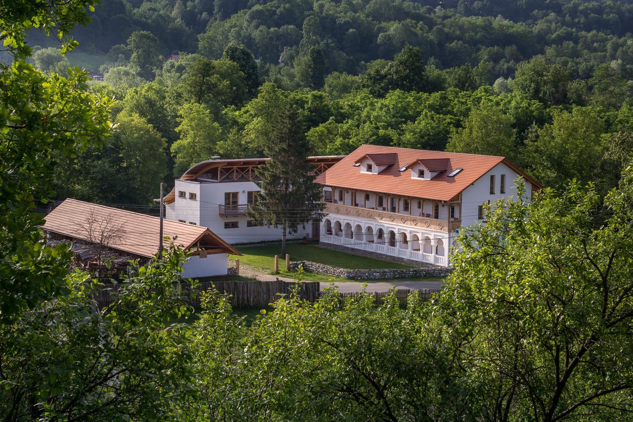 Hanul Vatra Хорезу Экстерьер фото