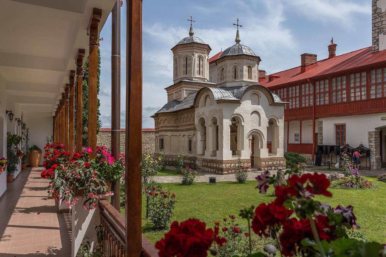 Hanul Vatra Хорезу Экстерьер фото